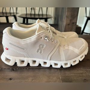 On Cloud 5 Women’s Running Shoes Pearl/White Size 7
